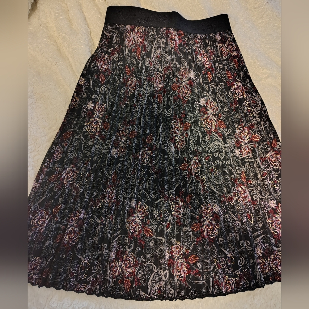 LuLaRoe Black, Maroon, Gold Foiled Pleated Mid Length Skirt